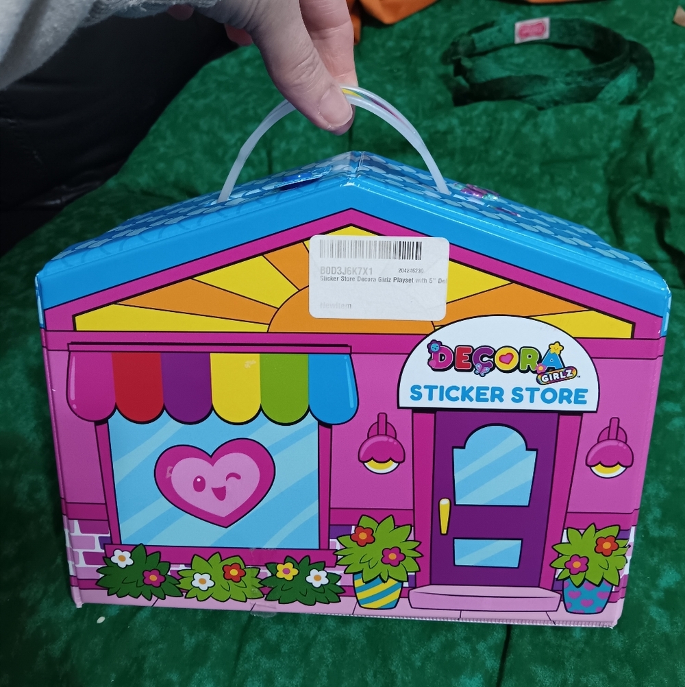 Decora girls travel case carrying case sticker shop with 5 dolls